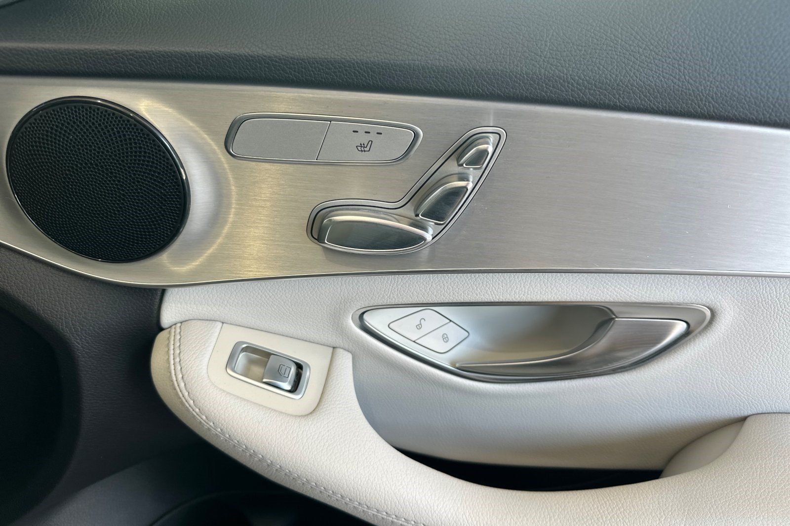 Used 2016 Mercedes-Benz C 300 Sedan image 21