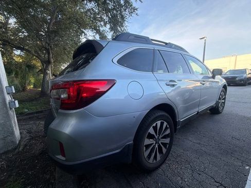 Used 2015 Subaru Outback 2.5i Limited AWD/4WD image 2