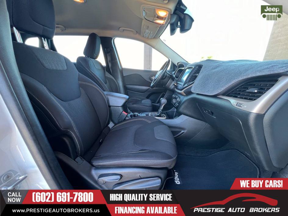 Used 2015 Jeep Cherokee Latitude w/ Comfort/Convenience Group FWD image 39