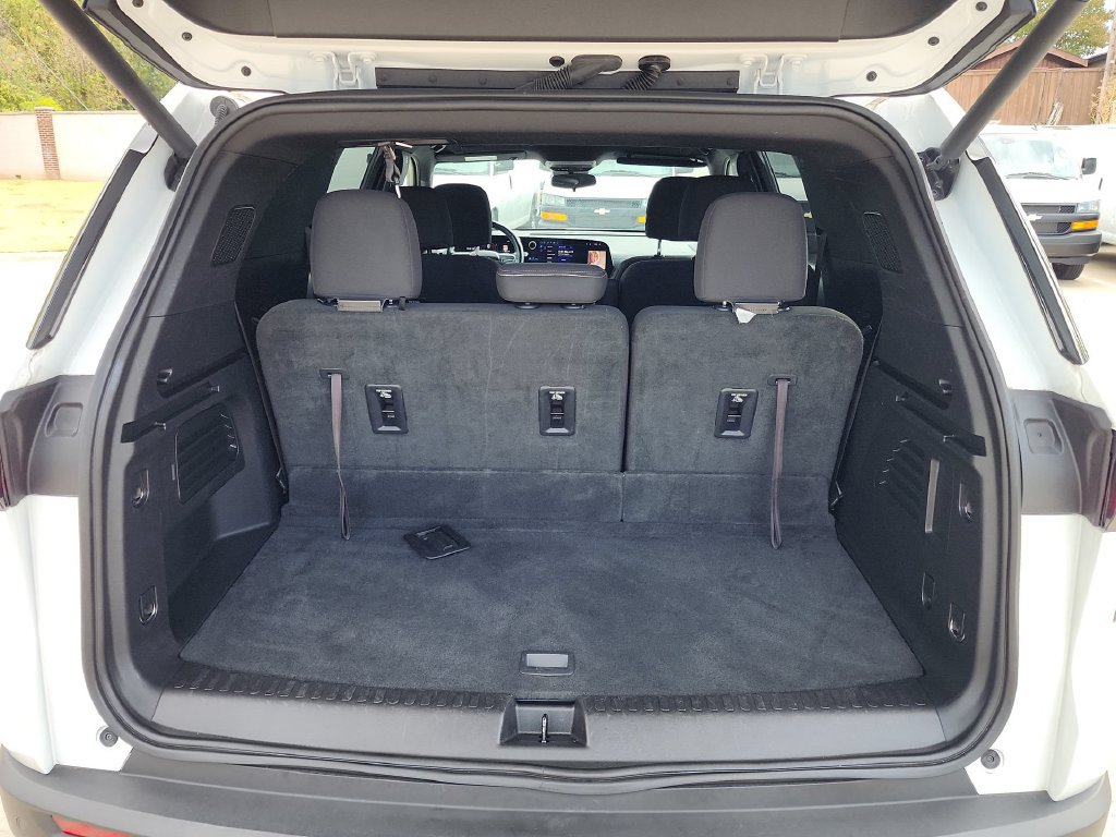 Used 2024 Chevrolet Traverse LT FWD image 23