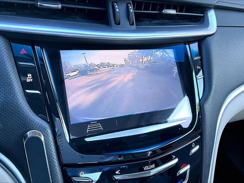 Used 2019 Cadillac XTS image 25