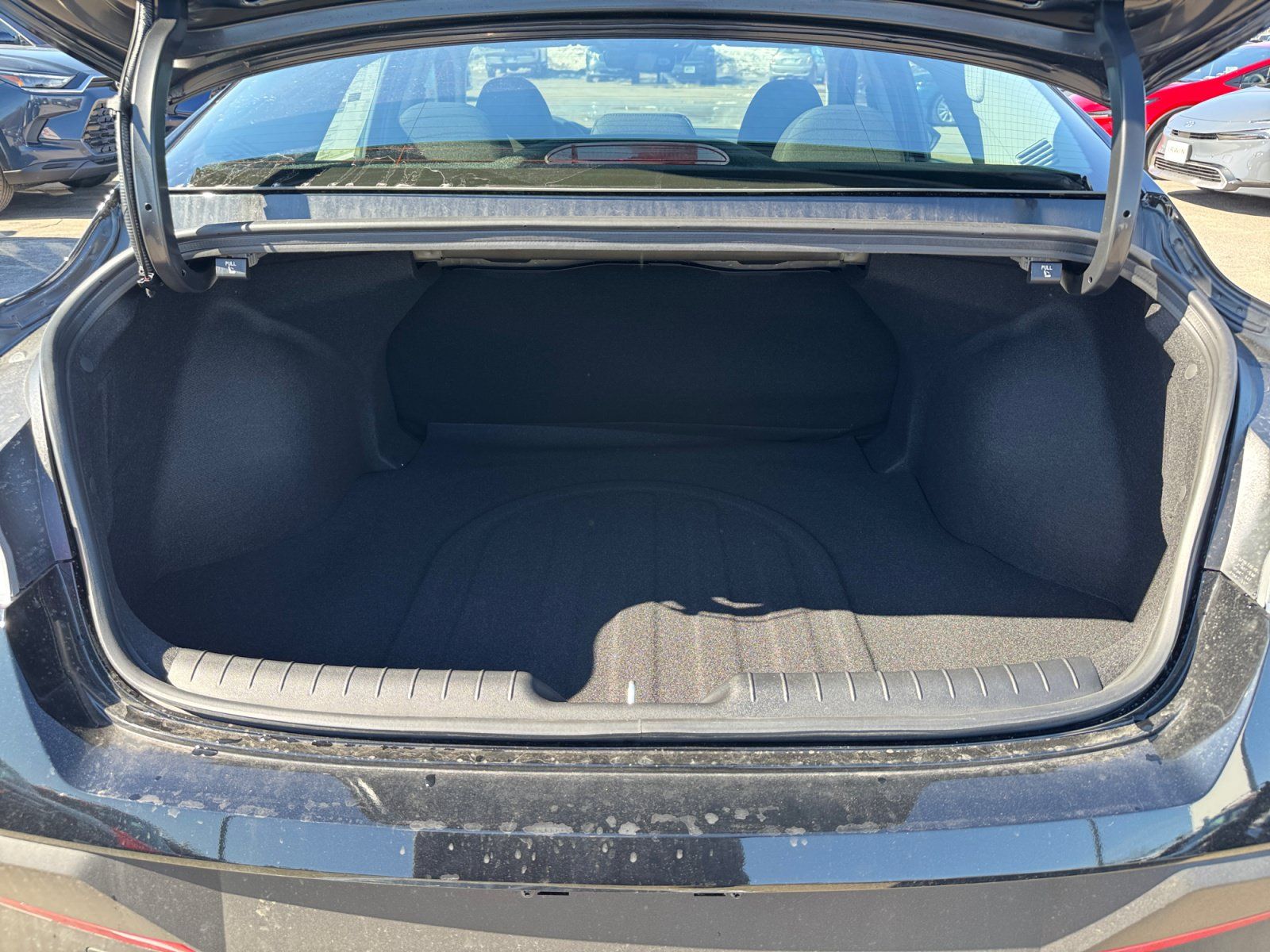New 2026 Hyundai Elantra Hybrid FWD image 24