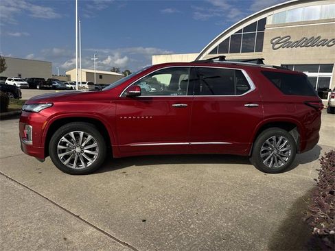 Used 2023 Chevrolet Traverse Premier image 7