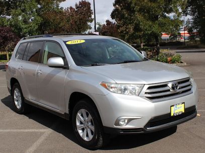 Used 2012 Toyota Highlander SE w/ Tow Pkg