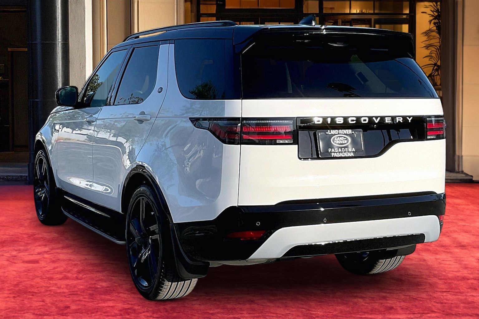 New 2026 Land Rover Discovery Limited Edition AWD/4WD image 4