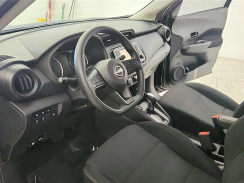Used 2025 Nissan Kicks Play S FWD image 15