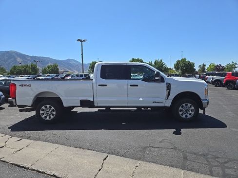 Used 2024 Ford F250 XLT AWD/4WD image 4