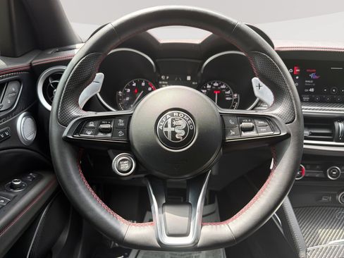 Used 2023 Alfa Romeo Stelvio Estrema AWD/4WD image 11