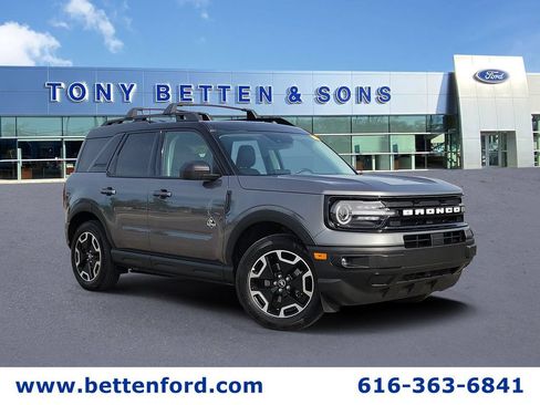 Used 2022 Ford Bronco Sport Outer Banks w/ Tech Package AWD/4WD image 1