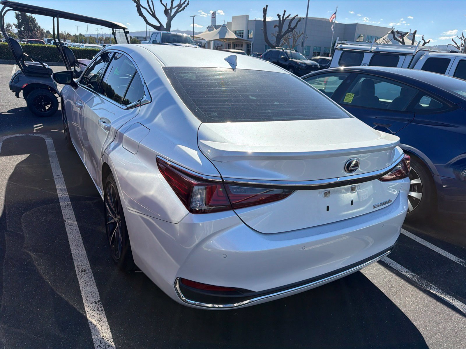 Used 2022 Lexus ES 300h w/ Premium Package FWD image 5