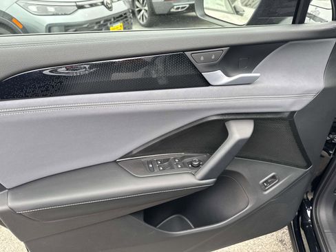 New 2026 Volkswagen Tiguan SE R-Line FWD image 12