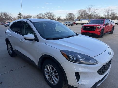 Used 2020 Ford Escape SE image 8