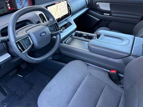 Used 2025 Ford Expedition Active AWD/4WD image 10