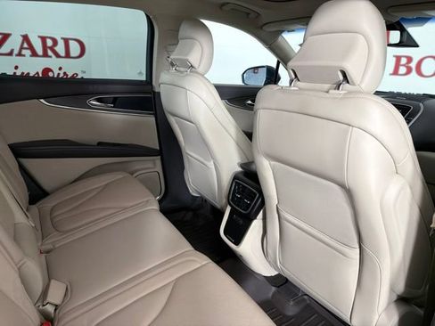 Used 2016 Lincoln MKX Reserve w/ Technology Package FWD image 19