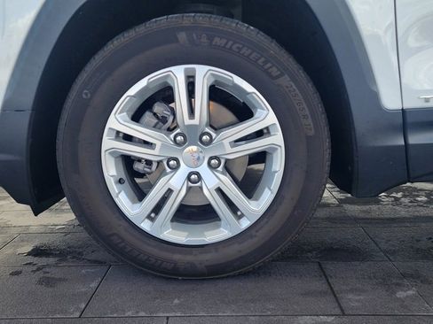 Used 2024 GMC Terrain SLE image 10