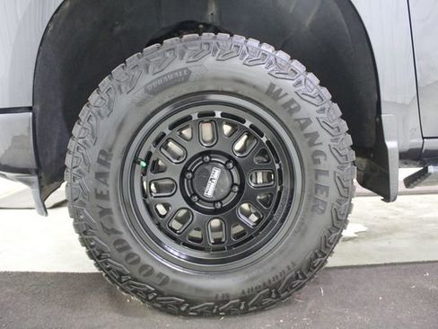 Used 2024 Chevrolet Silverado 1500 RST w/ Convenience Package II AWD/4WD image 29