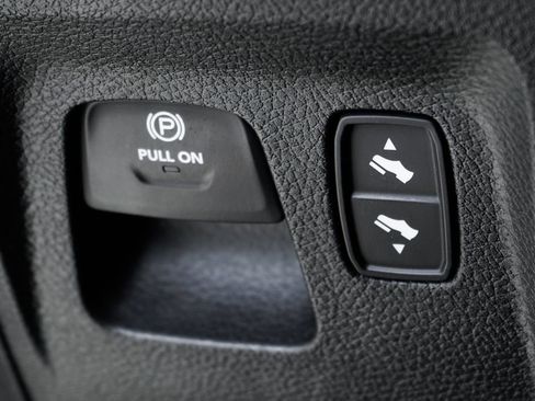 Used 2019 RAM 1500 Sport image 16