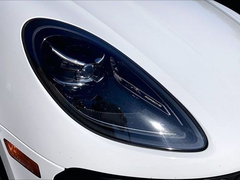 Used 2023 Porsche Macan AWD/4WD image 41