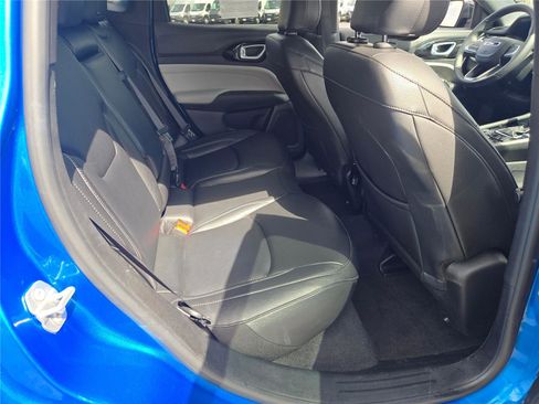 Certified 2025 Jeep Compass Limited image 12