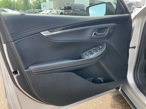 Used 2016 Chevrolet Impala LT w/ Convenience Package FWD image 16