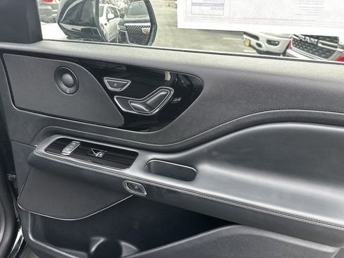 Certified 2025 Lincoln Aviator Reserve image 37