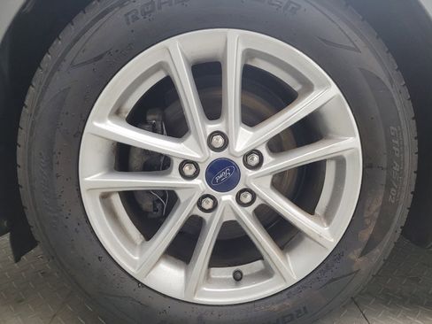 Used 2018 Ford Focus SE w/ Cold Weather Package image 31