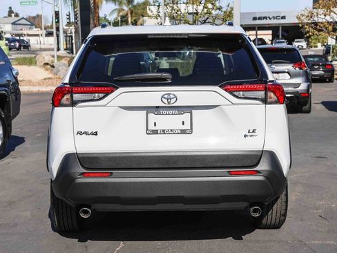 Certified 2025 Toyota RAV4 LE image 22