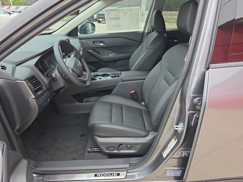 New 2026 Nissan Rogue Dark Armor AWD/4WD image 4