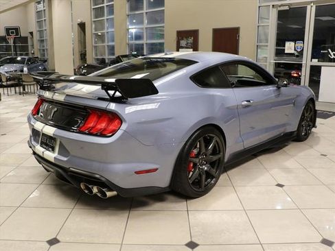Used 2022 Ford Mustang Shelby GT500 w/ Carbon Fiber Track Pack image 6