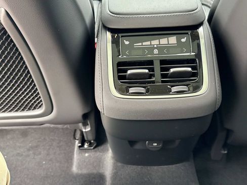 New 2026 Volvo XC90 B6 Ultra w/ Protection Package image 15