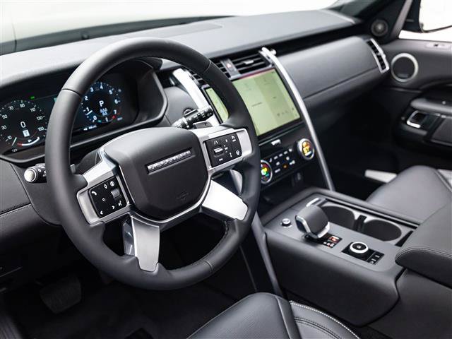 New 2026 Land Rover Discovery S AWD/4WD image 17