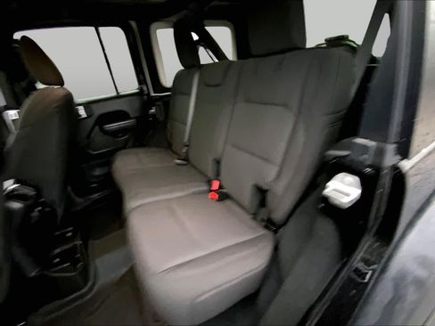 Used 2023 Jeep Wrangler Unlimited Sport AWD/4WD image 19