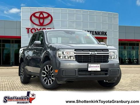 Used 2022 Ford Maverick Lariat FWD image 1