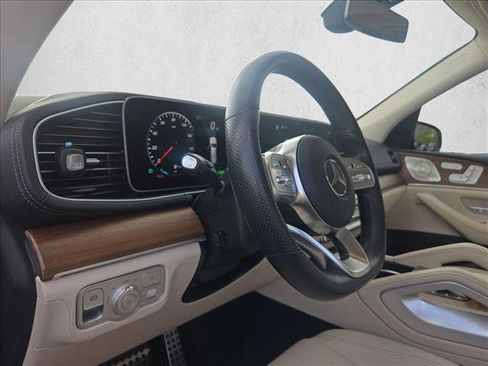 Used 2023 Mercedes-Benz GLS 450 4MATIC image 9