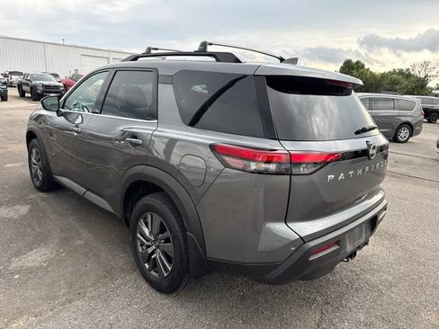 Used 2025 Nissan Pathfinder SV w/ SV Premium Package AWD/4WD image 11