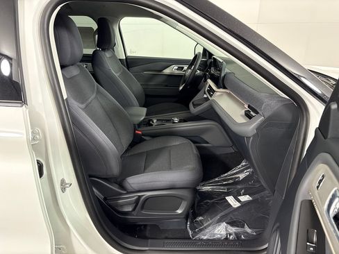 New 2026 Ford Explorer Active RWD image 5