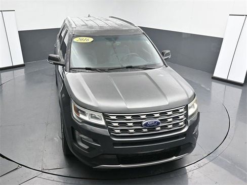 Used 2016 Ford Explorer XLT w/ Equipment Group 202A image 23