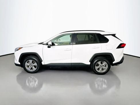 Used 2022 Toyota RAV4 XLE FWD image 4