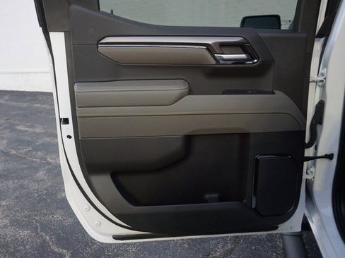 Certified 2025 Chevrolet Silverado 1500 ZR2 w/ Technology Package image 30