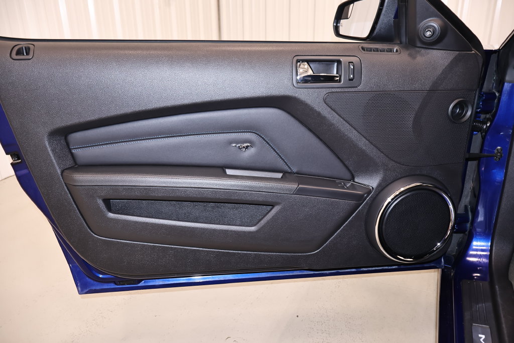 Used 2014 Ford Mustang GT Premium RWD image 10
