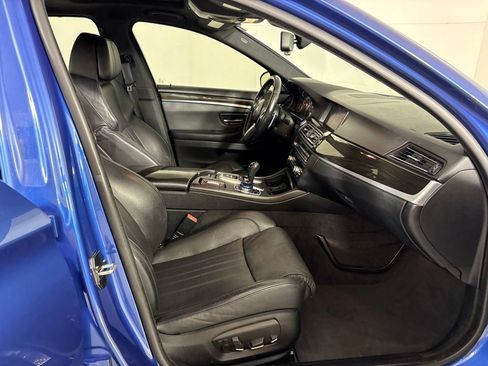 Used 2014 BMW M5 RWD image 17