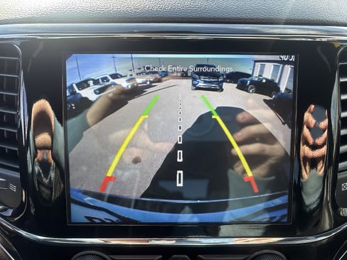 Used 2022 Jeep Grand Cherokee Limited image 19