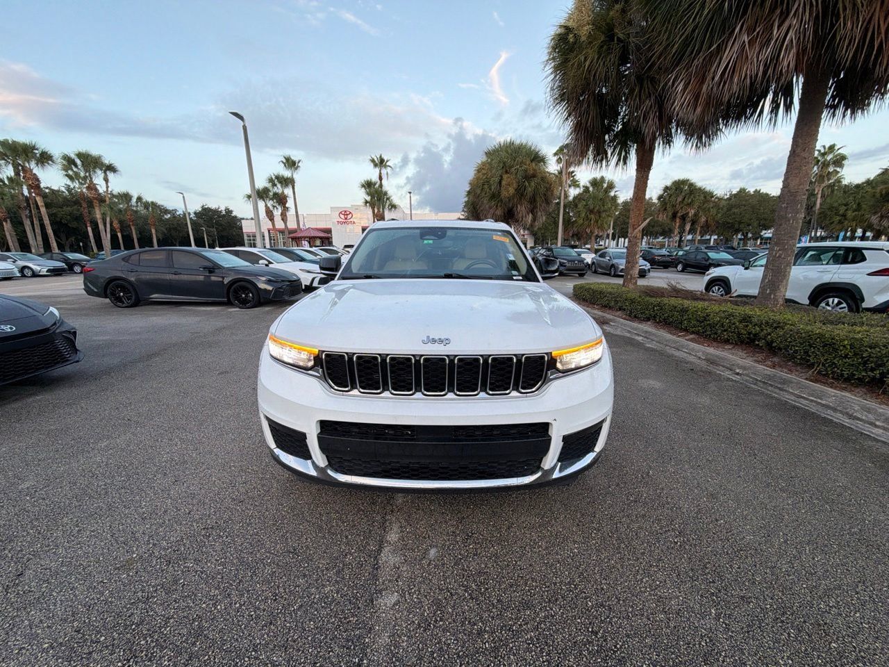Used 2021 Jeep Grand Cherokee L Limited w/ Trailer Tow Group (B) AWD/4WD image 6