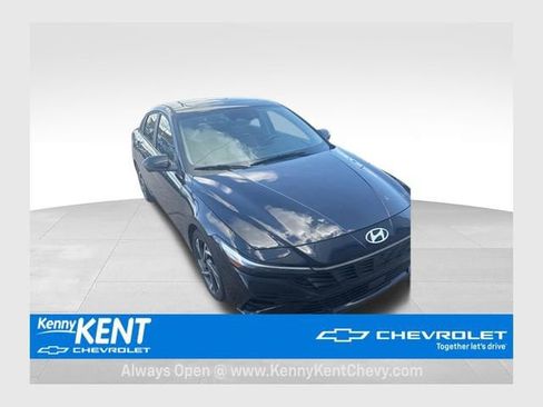 Used 2024 Hyundai Elantra Limited FWD image 1