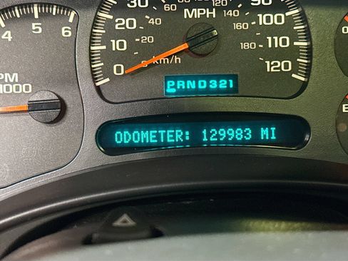 Used 2005 Chevrolet Tahoe Z71 w/ Preferred Equipment Group AWD/4WD image 15
