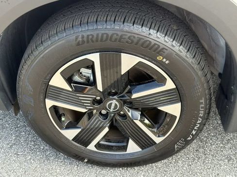 Certified 2026 Nissan Kicks SV w/ SV Premium Package AWD/4WD image 12