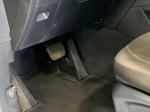 Used 2022 Ford Explorer XLT RWD image 22