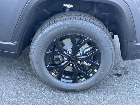 New 2025 Jeep Grand Cherokee L Altitude image 18