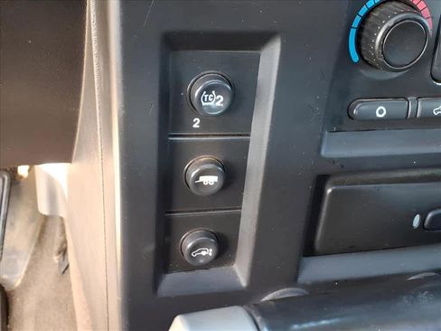 Used 2005 HUMMER H2 SUT w/ Preferred Equipment Group image 17