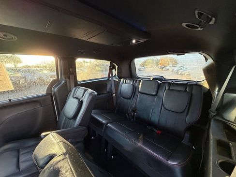 Used 2019 Dodge Grand Caravan GT image 25